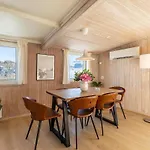 Newly Renovated 300 M From The North Sea Feriehus