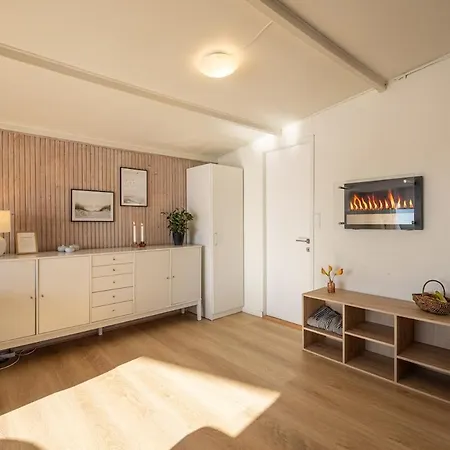 Feriehus Newly Renovated 300 M From The North Sea Hvide Sande